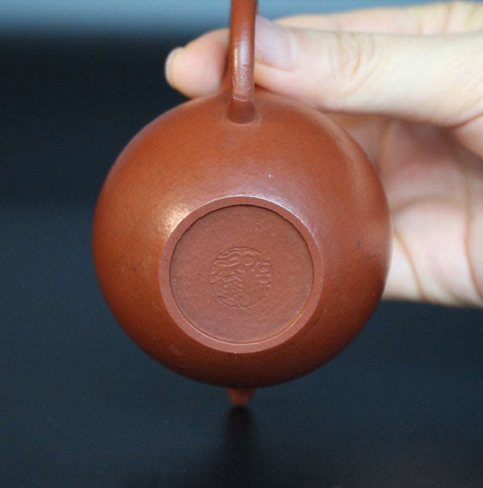 Teaware:Small purple clay pot with jade pendant